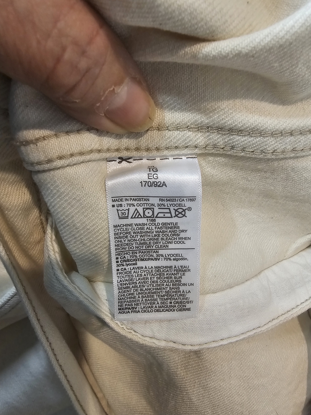 Old Navy Men's Cream Button-Front Canvas Jacket.  Size XL.  Chest Meas. 30" Flat - Picture 10 of 10